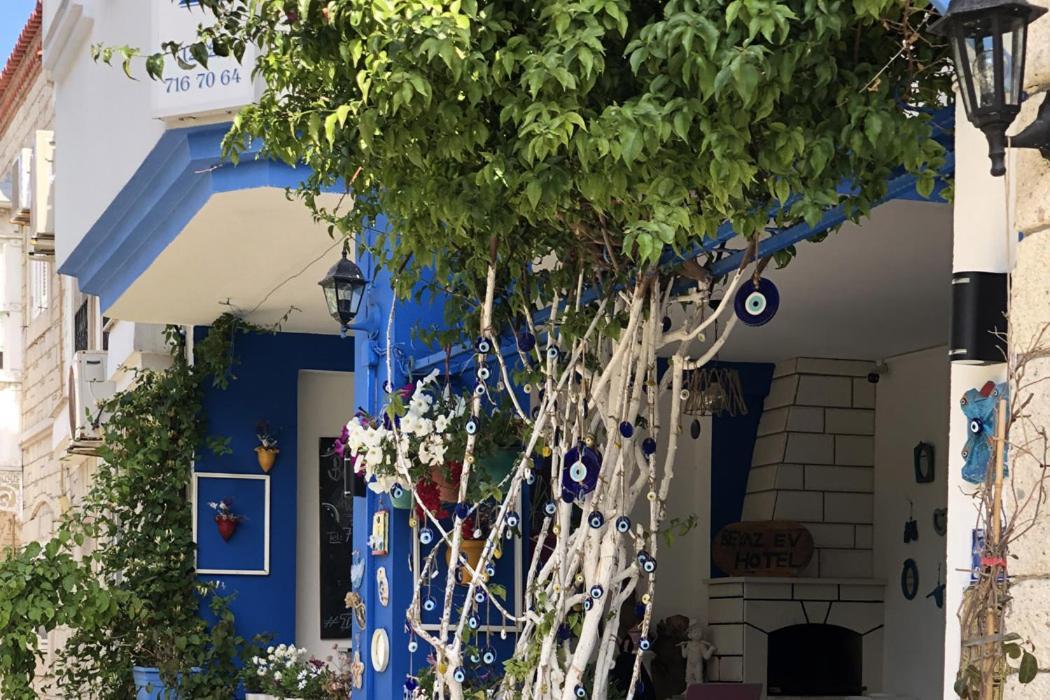 Beyaz Ev Hotel Алачати Экстерьер фото