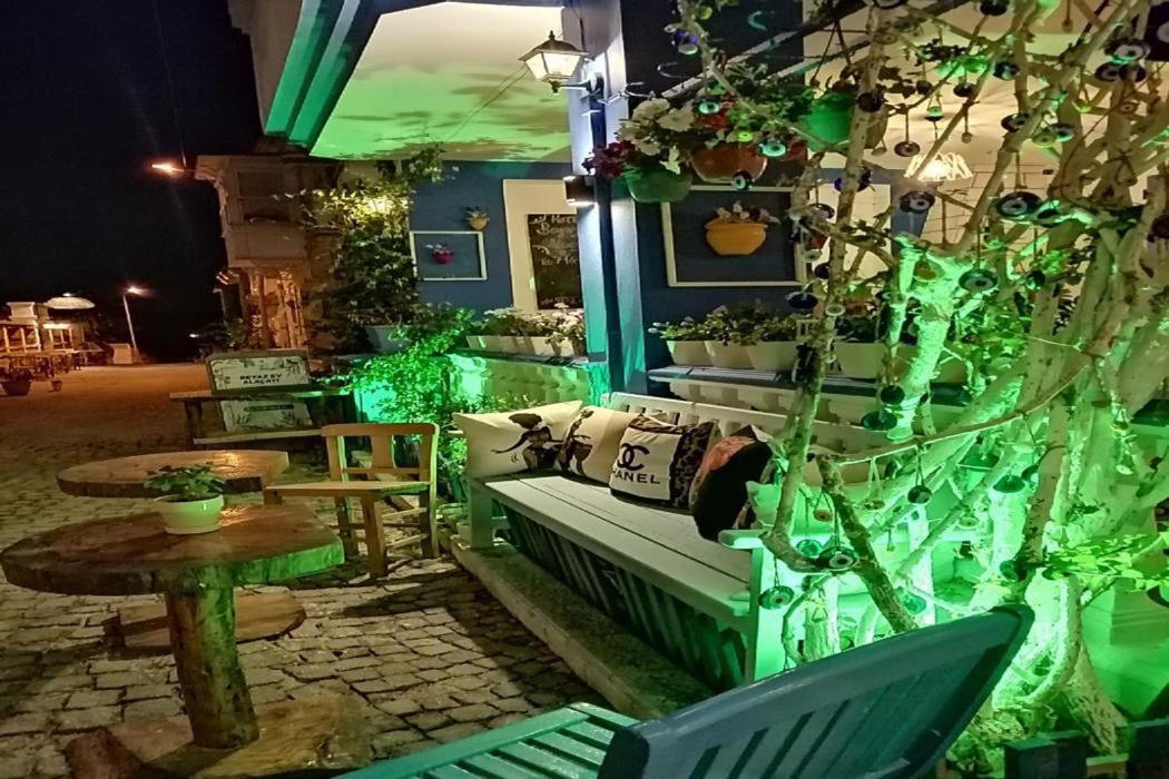 Beyaz Ev Hotel Алачати Экстерьер фото