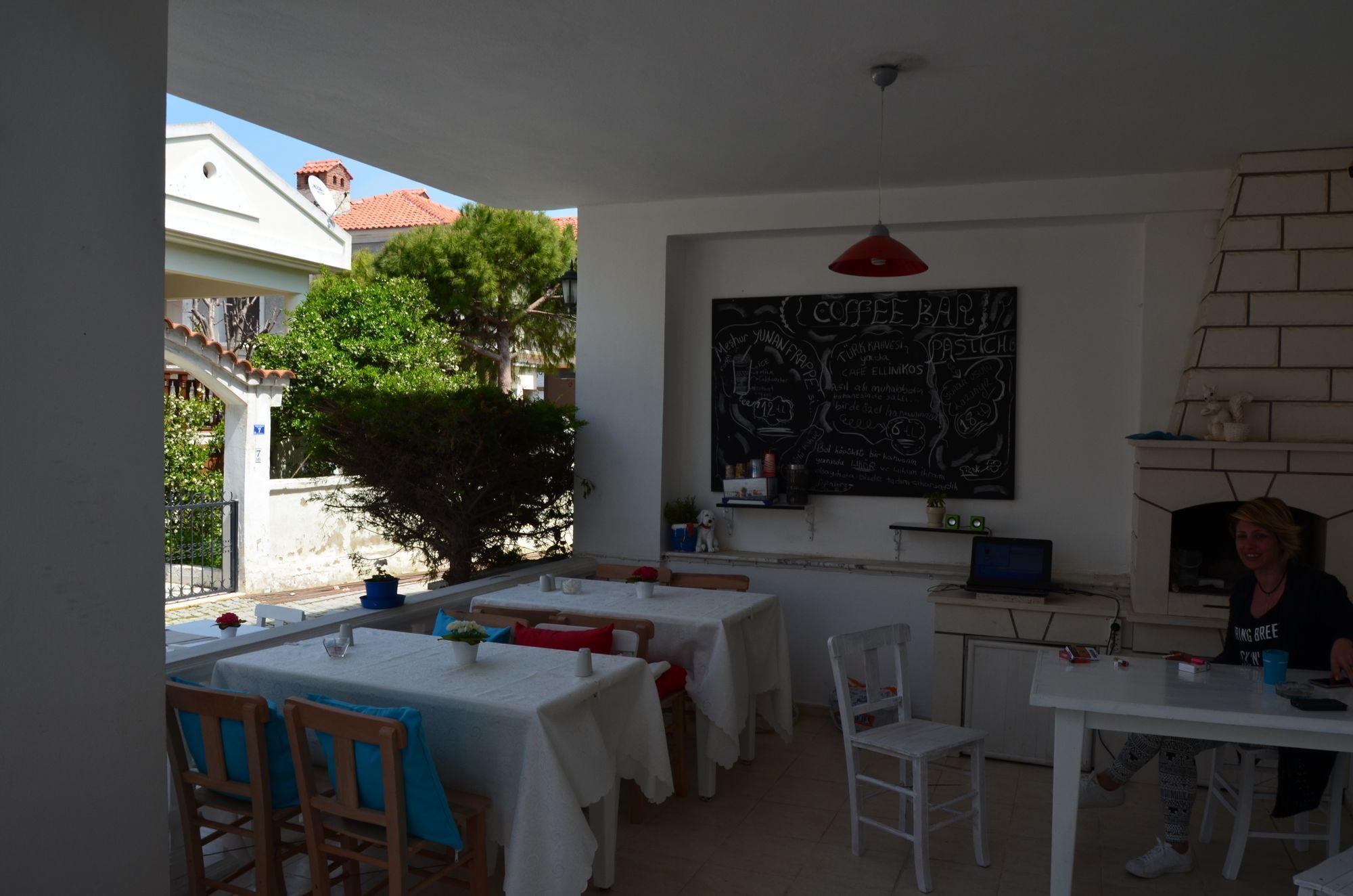 Beyaz Ev Hotel Алачати Экстерьер фото